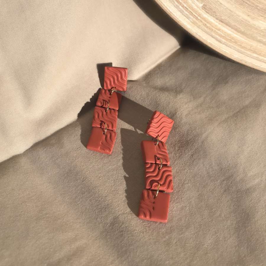 Boucles d'oreilles pendantes couleur terracotta Artapaon