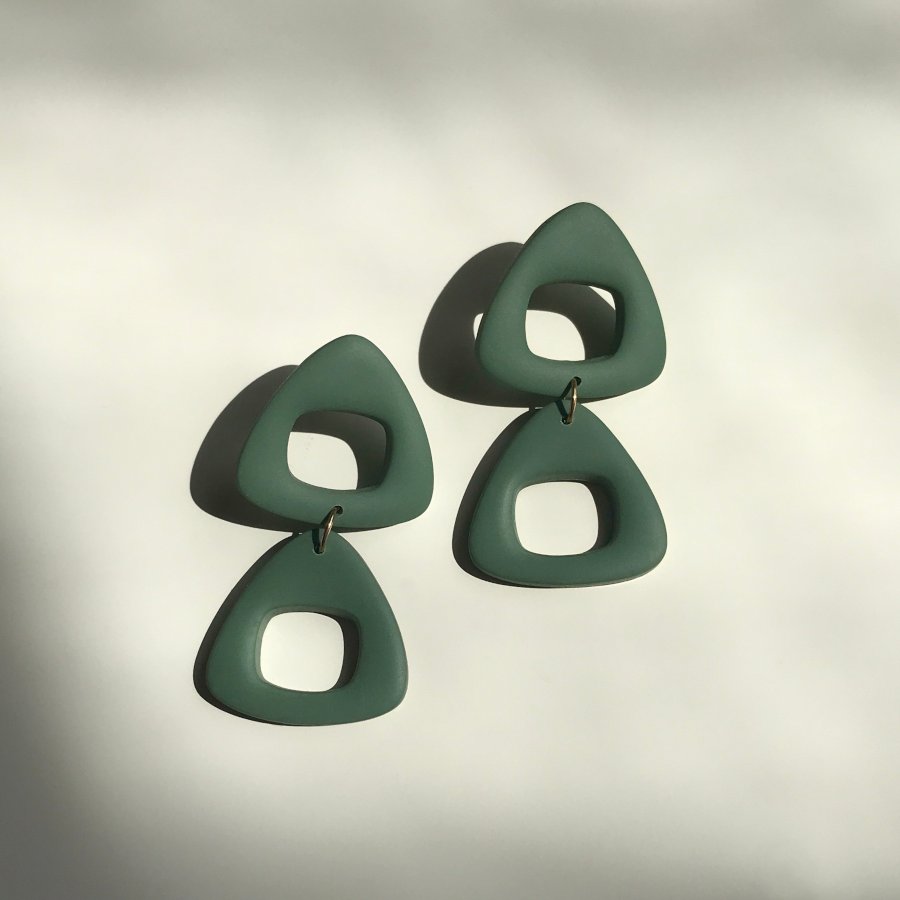 Boucles d'oreilles modernes vertes Artapaon