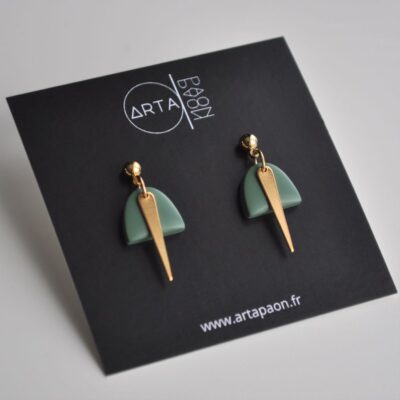 Boucles d'oreilles originales en argile polymère vert