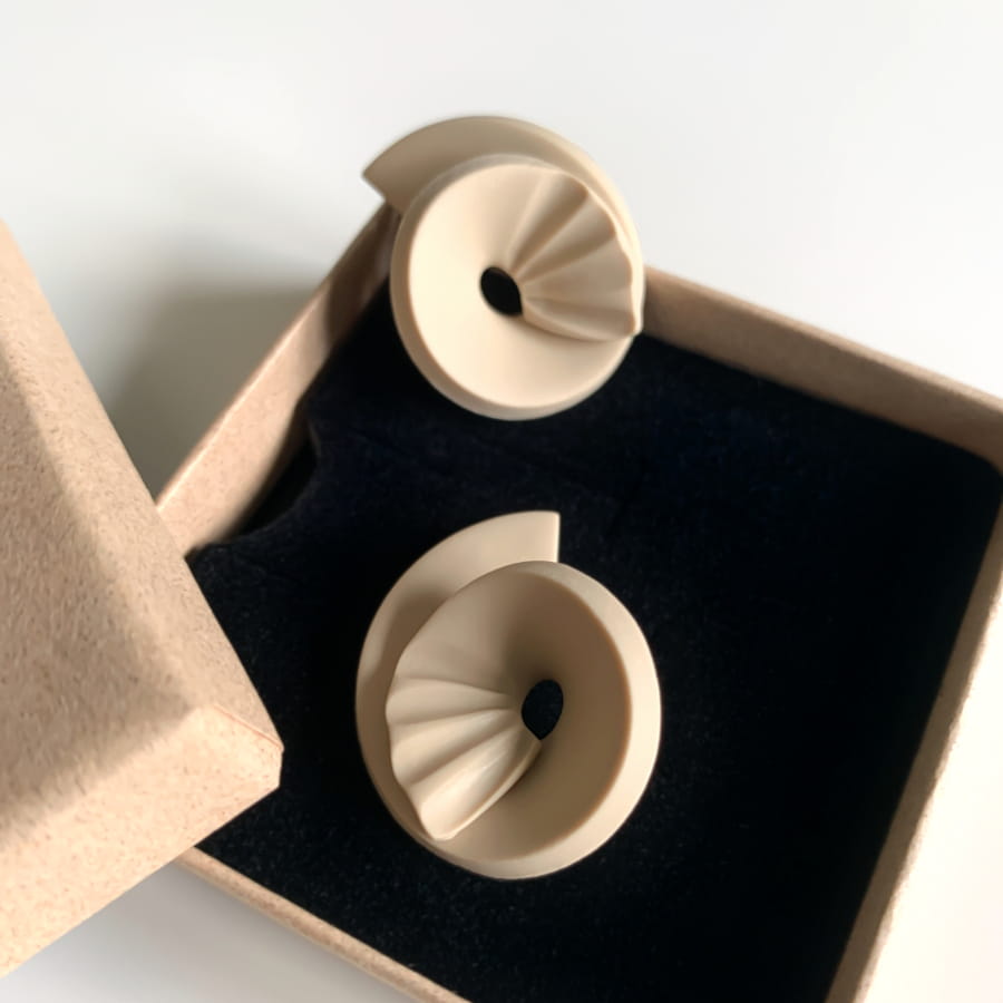 Boucles d'oreilles beige coquillage Artapaon