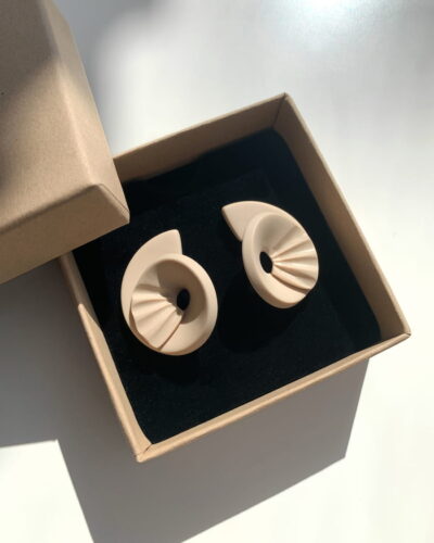 Boucles d'oreilles beige coquillage Artapaon
