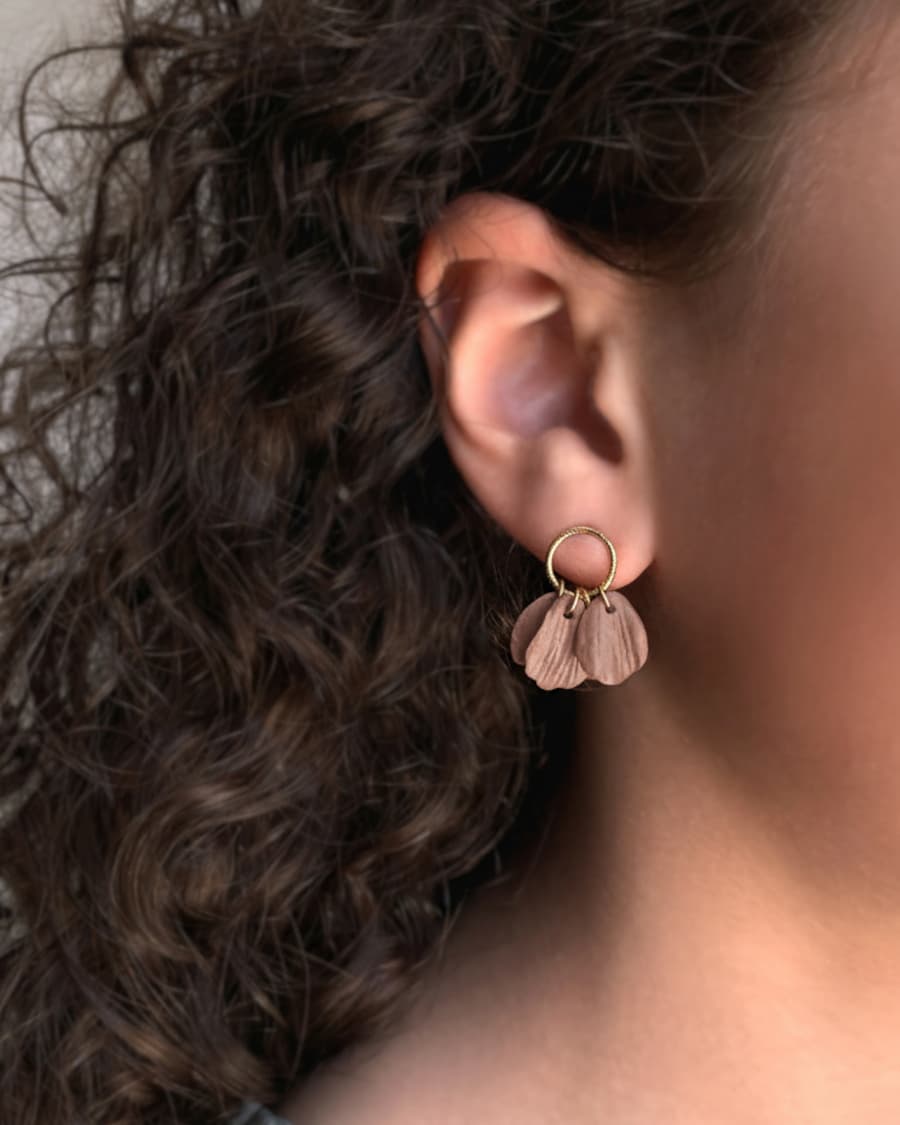 Boucles d'oreilles artisanales pétales moka