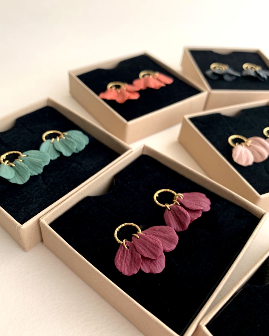 Boucles d'oreilles pétales artisanales colorées Artapaon