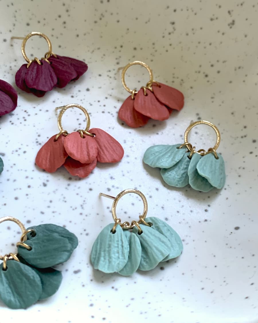 Boucles d'oreilles pétales artisanales colorées Artapaon